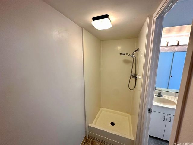 1015 Ala Napunani Street 401, Honolulu, HI 96818