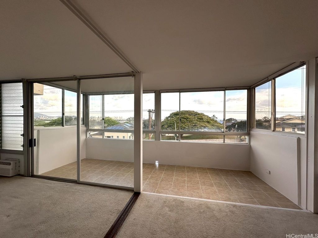 1015 Ala Napunani Street 401, Honolulu, HI 96818