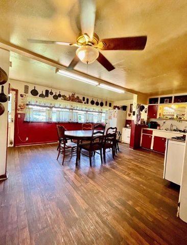 514 W Roosevelt Avenue, Whitney, TX 76692