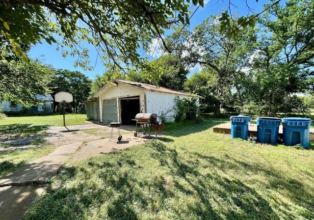 514 W Roosevelt Avenue, Whitney, TX 76692