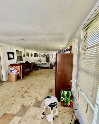 514 W Roosevelt Avenue, Whitney, TX 76692