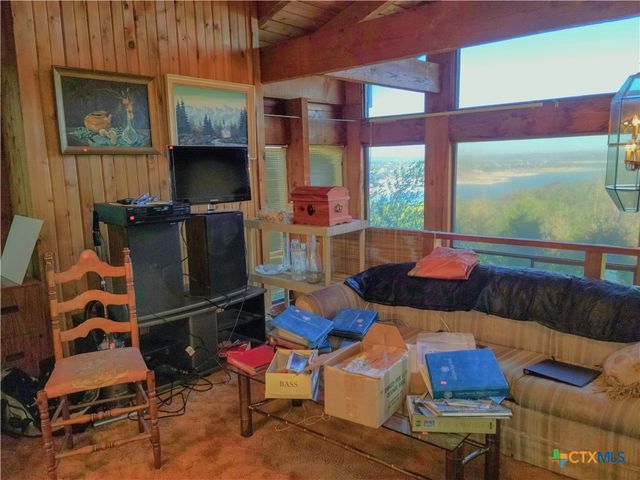 2807 Westview Drive, Canyon Lake, TX 78133