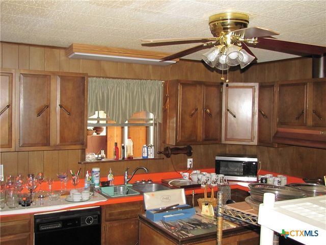 2807 Westview Drive, Canyon Lake, TX 78133