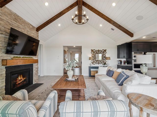 12811 Old Fashion Circle, Mont Belvieu, TX 77535