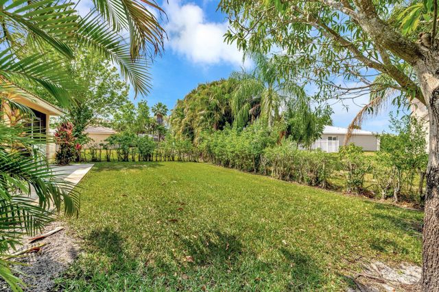 2064 Newport Isles Boulevard, Port St Lucie, FL 34953