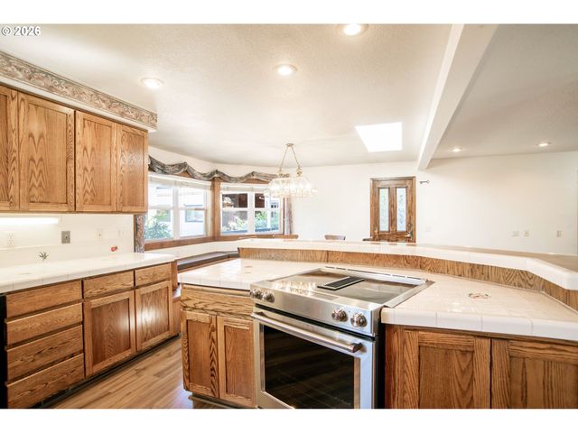 146 Ne CURRIN St, Estacada, OR 97023