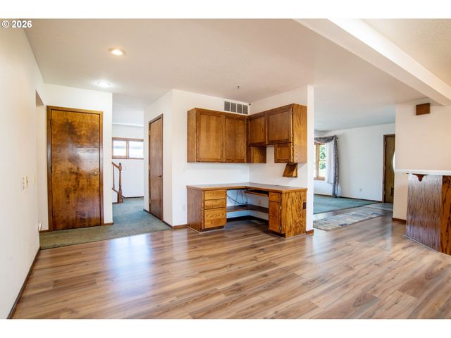 146 Ne CURRIN St, Estacada, OR 97023