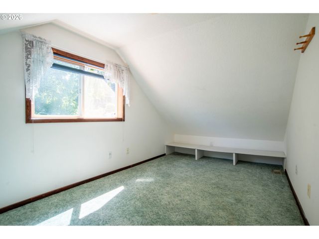 146 Ne CURRIN St, Estacada, OR 97023