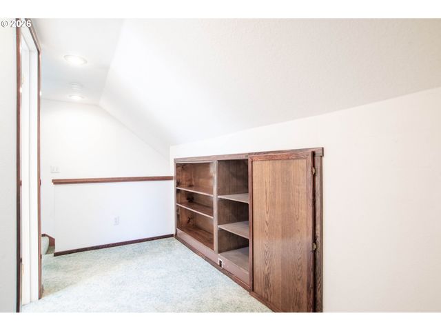 146 Ne CURRIN St, Estacada, OR 97023