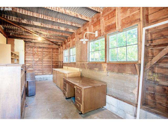 146 Ne CURRIN St, Estacada, OR 97023