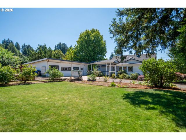 146 Ne CURRIN St, Estacada, OR 97023