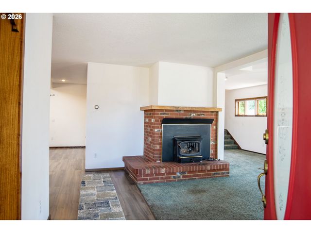146 Ne CURRIN St, Estacada, OR 97023