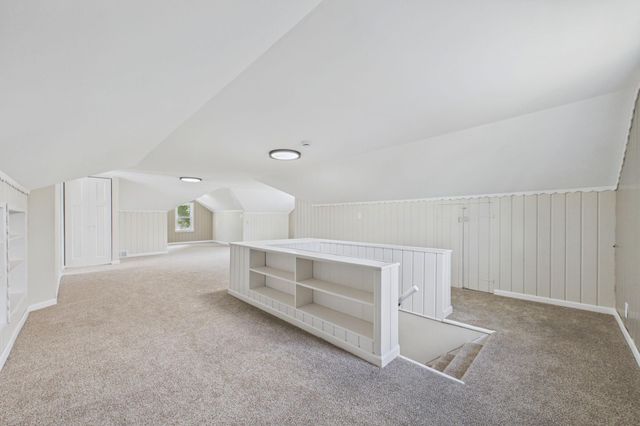 1599 Highland Parkway, Saint Paul, MN 55116