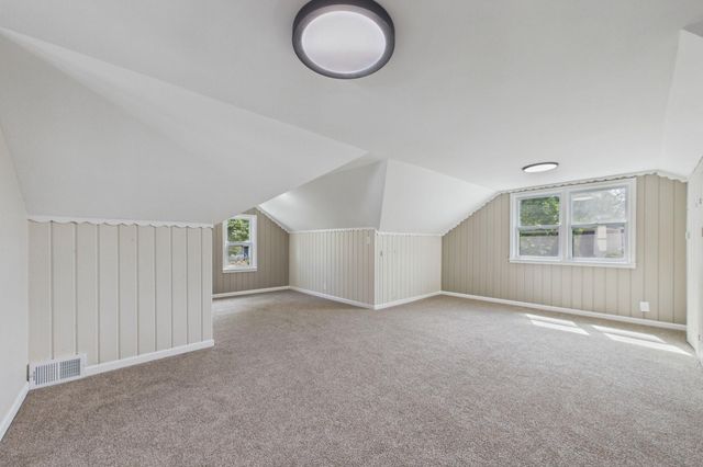 1599 Highland Parkway, Saint Paul, MN 55116