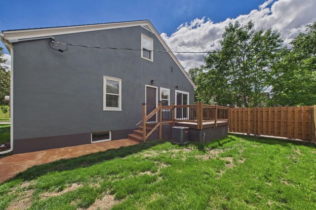 1599 Highland Parkway, Saint Paul, MN 55116