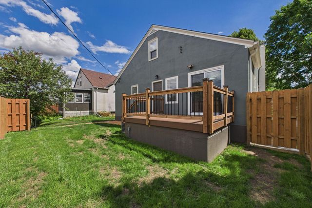 1599 Highland Parkway, Saint Paul, MN 55116