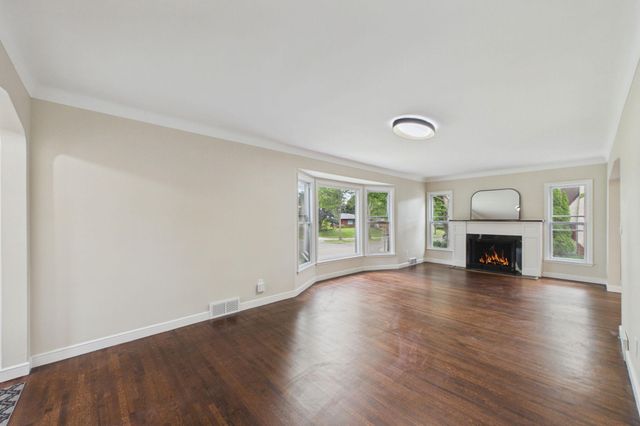 1599 Highland Parkway, Saint Paul, MN 55116