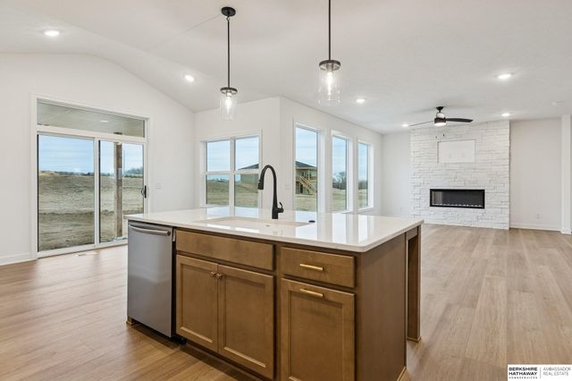 21420 Z Street, Elkhorn, NE 68022