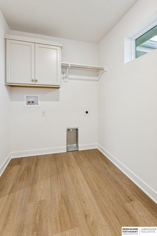 21420 Z Street, Elkhorn, NE 68022