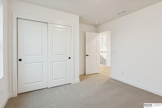 21420 Z Street, Elkhorn, NE 68022