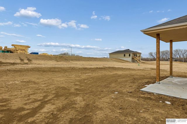 21420 Z Street, Elkhorn, NE 68022