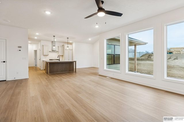 21420 Z Street, Elkhorn, NE 68022