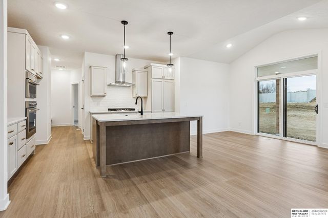 21420 Z Street, Elkhorn, NE 68022