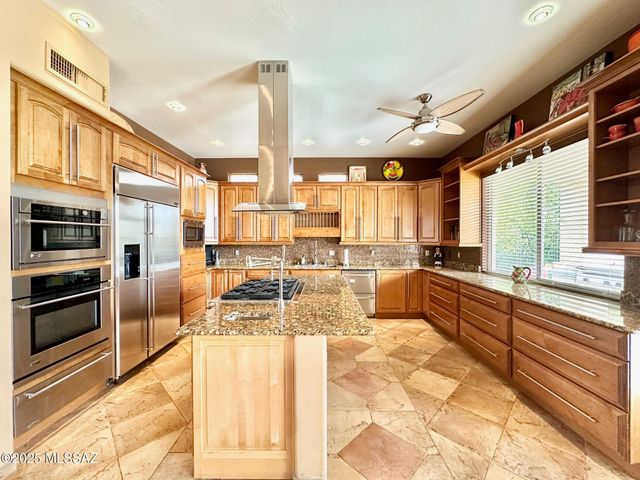 9760 E Spring Ridge Place, Tucson, AZ 85749