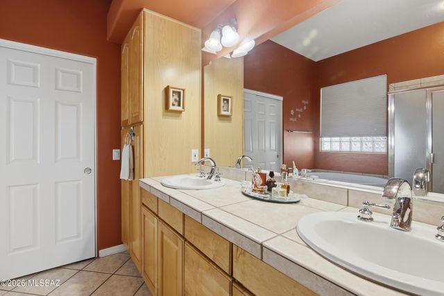 9760 E Spring Ridge Place, Tucson, AZ 85749