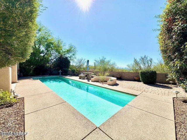 9760 E Spring Ridge Place, Tucson, AZ 85749