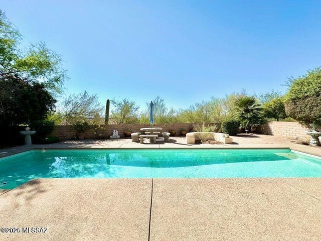9760 E Spring Ridge Place, Tucson, AZ 85749