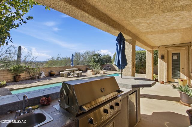 9760 E Spring Ridge Place, Tucson, AZ 85749