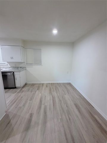 2428 19th Avenue N, Texas City, TX 77590