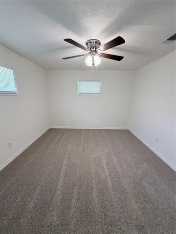 2428 19th Avenue N, Texas City, TX 77590