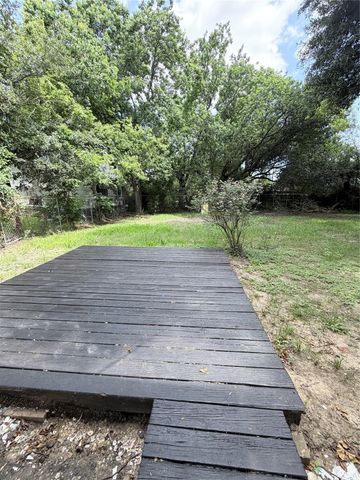2428 19th Avenue N, Texas City, TX 77590