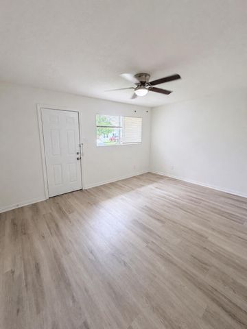 2428 19th Avenue N, Texas City, TX 77590