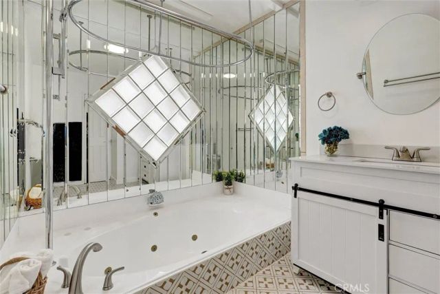 5723 Ensign, North Hollywood, CA 91601