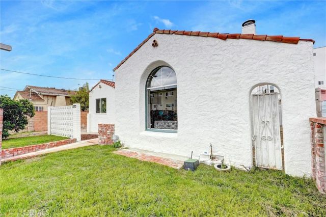 5723 Ensign, North Hollywood, CA 91601