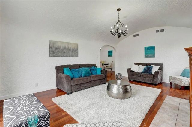 5723 Ensign, North Hollywood, CA 91601