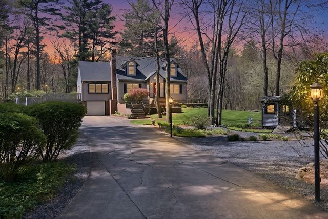 22 Country Lane, Berkley, MA 02779