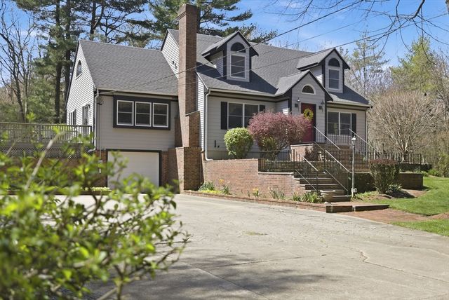 22 Country Lane, Berkley, MA 02779