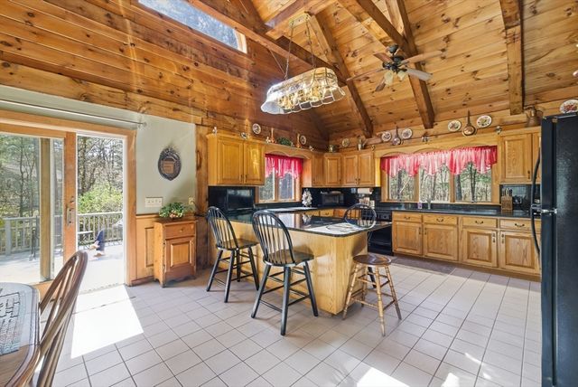 22 Country Lane, Berkley, MA 02779