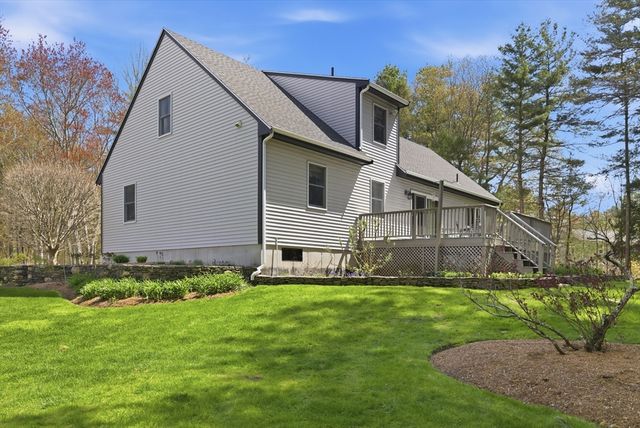 22 Country Lane, Berkley, MA 02779