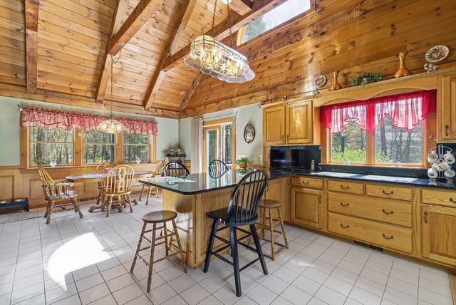 22 Country Lane, Berkley, MA 02779