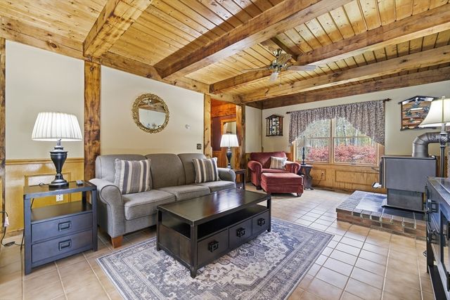 22 Country Lane, Berkley, MA 02779