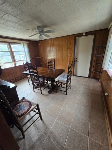 18 Grant St, Acushnet, MA 02743