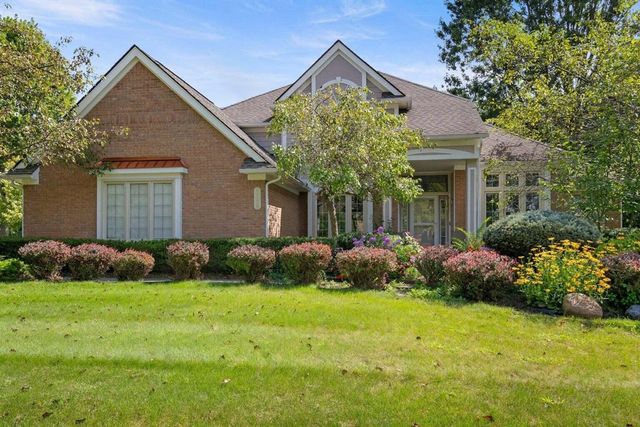 6568 Crabapple Drive, Troy, MI 48098