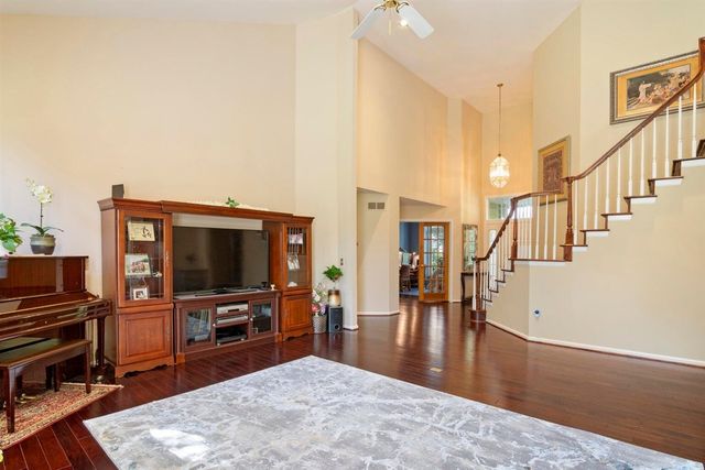 6568 Crabapple Drive, Troy, MI 48098