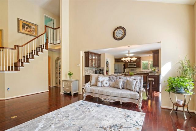 6568 Crabapple Drive, Troy, MI 48098