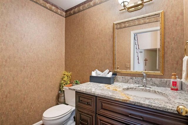 6568 Crabapple Drive, Troy, MI 48098